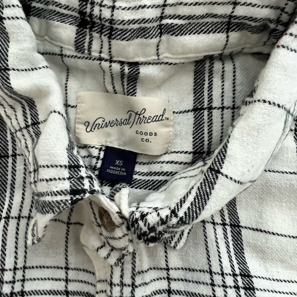 Universal Thread Flannel - Picture 3 of 4